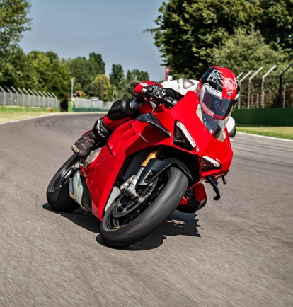 Panigale-V4-S-MY20-Red-01-Easier-to-ride-01-Grid-People-414x434